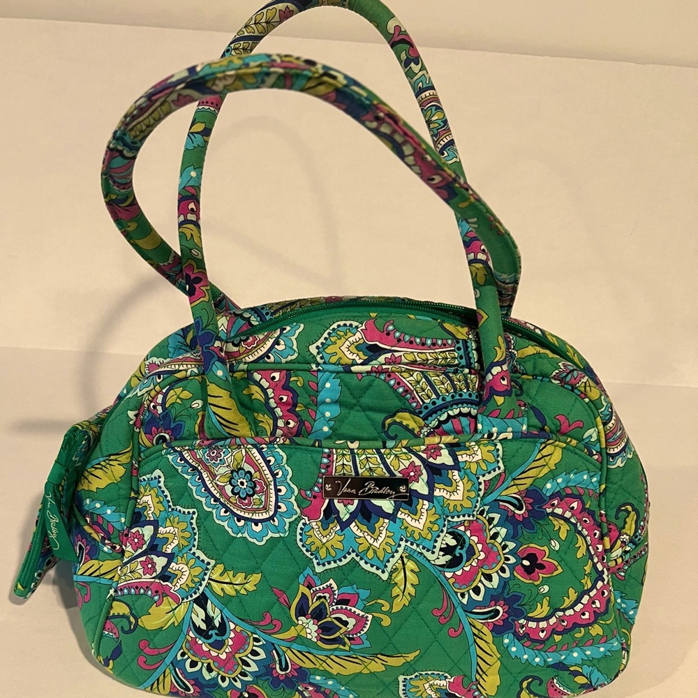 Vera Bradley green paisley size 7H 11L shoulder bag with coin holder